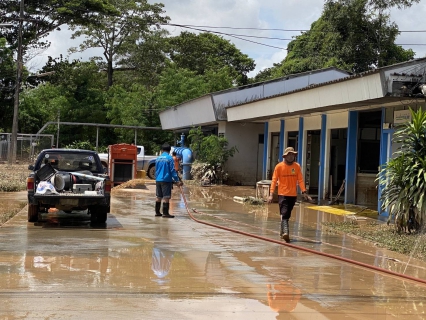 ไฟล์แนบ กปภ.สาขาแม่สาย เสียหายหนัก  เร่งระดมเครื่องจักรเข้าฟื้นฟูระบบประปา 