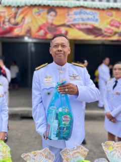ไฟล์แนบ การประปาส่วนภูมิภาคสาขาชุมพร ร่วมกิจกรรมตักบาตรเนื่องในวันคล้ายวันพระบรมราชสมภพพระบาทสมเด็จพระบรมชนกาธิเบศร มหาภูมิพลอดุลยเดชมหาราช บรมนาถบพิตร  วันชาติ และวันพ่อแห่งชาติ 