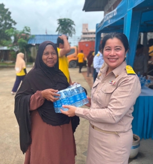ไฟล์แนบ กปภ.สาขาพังลา ร่วมต้อนรับองคมนตรีและคณะ เนื่องในโอกาสเชิญสิ่งของพระราชทานมอบแก่ประชาชนผู้ประสบอุทกภัย ในพื้นที่จังหวัดสงขลา