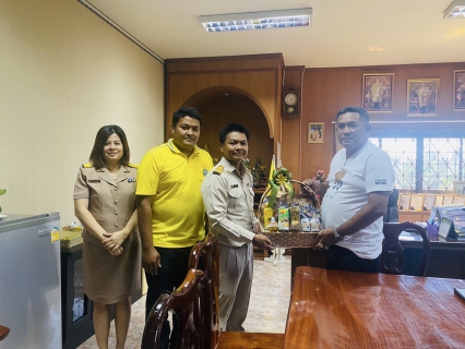 ไฟล์แนบ การประปาส่วนภูมิภาคสาขาบางสะพาน เข้าสวัสดีปีใหม่ ประจำปี 2568 หัวหน้าส่วนราชการและลูกค้ารายใหญ่ พร้อมมอบของที่ระลึกตราสัญลักษณ์ กปภ.