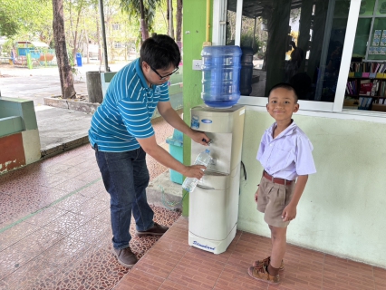 ไฟล์แนบ กปภ.สาขาลาดยาวดำเนินโครงการ "หลอมรวมใจ มอบน้ำใสสะอาดให้โรงเรียน" เฉลิมพระเกียรติพระบาทสมเด็จพระเจ้าอยู่หัวฯ (ระยะที่ 2)