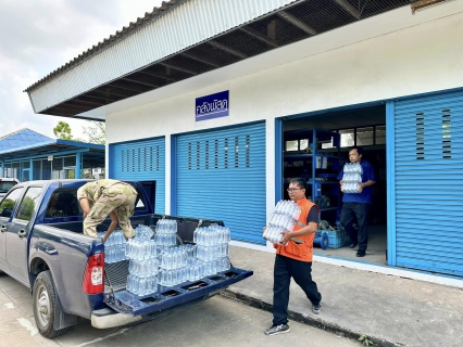 ไฟล์แนบ กปภ.สาขาสมุทรสาคร (พ) มอบน้ำดื่มสนับสนุนเจ้าหน้าที่ป้องกันและลดอุบัติเหตุทางถนนและทางน้ำ ช่วงเทศกาลสงกรานต์ 2568