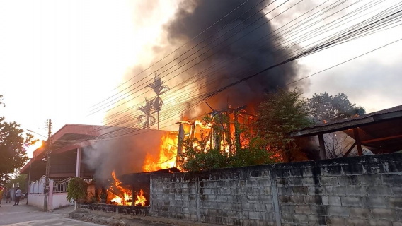 ไฟล์แนบ กปภ.สาขากำแพงเพชร ห่วงใยผู้ประสบภัย ลงพื้นที่ช่วยเหลือเหตุไฟไหม้บ้านในชุมชนเจริญสุข