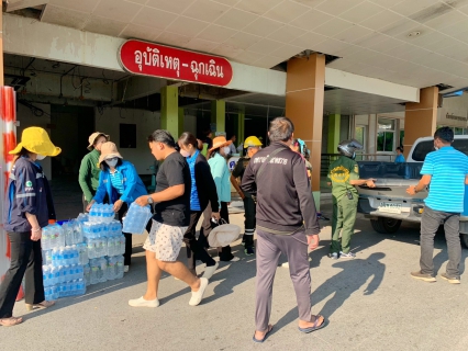 ไฟล์แนบ กปภ.สาขาปทุมธานี(พ) ช่วยเหลือฉับไว ร่วมส่งมอบน้ำใจ ห่วงใยประชาชน ช่วยเหลือน้ำดื่มบรรจุขวด แก่ รพ.ปทุมธานี ในการอพยพคนไข้ จากเหตุแผ่นดินไหว
