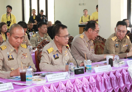 ไฟล์แนบ ผู้ว่าการ กปภ. ร่วมให้การต้อนรับ ราชเลขานุการในพระองค์ฯ รองนายกรัฐมนตรีและรัฐมนตรีว่าการกระทรวงมหาดไทย ลงพื้นที่ติดตามโครงการพัฒนาเกาะสีชัง เร่งแก้ปัญหาน้ำ-ส่งเสริมท่องเที่ยว ดันเศรษฐกิจท้องถิ่นโต