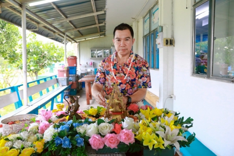 ไฟล์แนบ กปภ.สาขาประจวบคีรีขันธ์ ดำเนินกิจกรรม "แค่คุณจ่าย เราพร้อมแจก" เนื่องในเทศกาลสงกรานต์ ประจำปี 2568 แจกแก้วและน้ำดื่มตราสัญลักษณ์ กปภ. และร่วมสืบสานวัฒนธรรมประเพณีอันดีงาม 