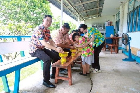 ไฟล์แนบ กปภ.สาขาประจวบคีรีขันธ์ ดำเนินกิจกรรม "แค่คุณจ่าย เราพร้อมแจก" เนื่องในเทศกาลสงกรานต์ ประจำปี 2568 แจกแก้วและน้ำดื่มตราสัญลักษณ์ กปภ. และร่วมสืบสานวัฒนธรรมประเพณีอันดีงาม 