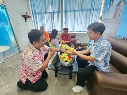 ไฟล์แนบ กปภ.สาขาภูเก็ต จัดกิจกรรมสรงน้ำพระ พร้อมรดน้ำดำหัวผู้ใหญ่ สืบสานประเพณีวันสงกรานต์ ปี 2568