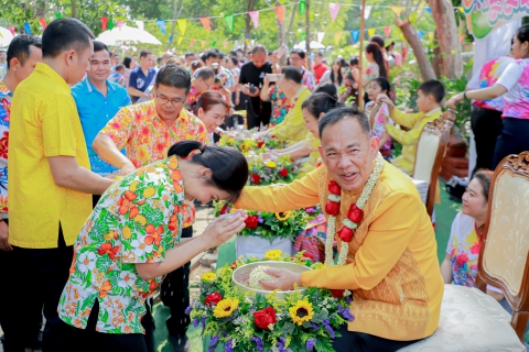 ไฟล์แนบ กปภ.สาขากำแพงเพชร ร่วมพิธีรดน้ำดำหัวผู้ว่าราชการจังหวัด เนื่องในเทศกาลสงกรานต์ "สงกรานต์บ้านฉัน สีสันแบบไทย" ประจำปี 2568