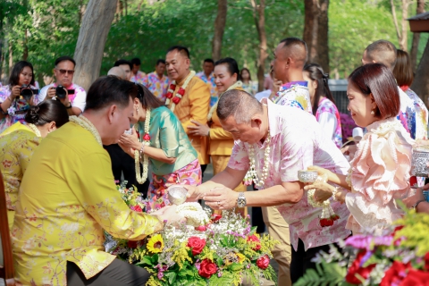 ไฟล์แนบ กปภ.สาขากำแพงเพชร ร่วมพิธีรดน้ำดำหัวผู้ว่าราชการจังหวัด เนื่องในเทศกาลสงกรานต์ "สงกรานต์บ้านฉัน สีสันแบบไทย" ประจำปี 2568