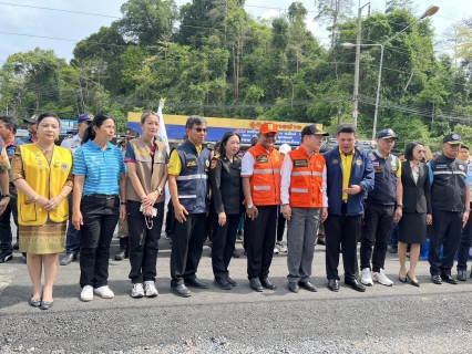 ไฟล์แนบ การประปาส่วนภูมิภาคสาขากระบี่ สนับสนุนน้ำดื่มบรรจุขวดตราสัญญลักษณ์ กปภ.ให้กับศูนย์อำนวยการความปลอดภัยทางถนน ช่วงเทศกาลสงกรานต์ พ.ศ.2568