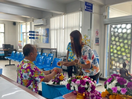 ไฟล์แนบ กปภ.สาขาหลังสวน ร่วมสืบสานประเพณีสงกรานต์ จัดพิธีสรงน้ำพระและรดน้ำดำหัวขอพรผู้ใหญ่