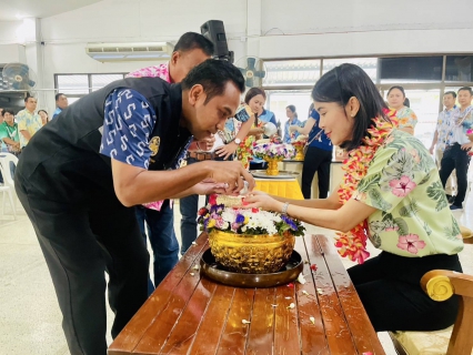 ไฟล์แนบ กปภ.สาขาท่ามะกา ร่วมกิจกรรมสรงน้ำพระ และรดน้ำดำหัวนายอำเภอท่ามะกา เนื่องในวันสงกรานต์ ปี 2568 วันพฤหัสบดีที่ 17 เมษายน 256