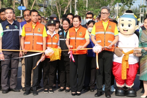 ไฟล์แนบ กปภ.สาขาสมุทรสงคราม ร่วมพิธีเปิดศูนย์ปฏิบัติการร่วมป้องกันและลดอุบัติเหตุทางบกและทางน้ำ ช่วงเทศกาลสงกรานต์ พ.ศ. 2568 และสนับสนุนน้ำดื่มบรรจุขวด 1,000 ขวด สำหรับจุดบริการ/ด่านชุมชนตลอด