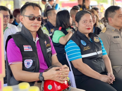 ไฟล์แนบ กปภ.สาขาสมุทรสงคราม ร่วมพิธีเปิดศูนย์ปฏิบัติการร่วมป้องกันและลดอุบัติเหตุทางบกและทางน้ำ ช่วงเทศกาลสงกรานต์ พ.ศ. 2568 และสนับสนุนน้ำดื่มบรรจุขวด 1,000 ขวด สำหรับจุดบริการ/ด่านชุมชนตลอด
