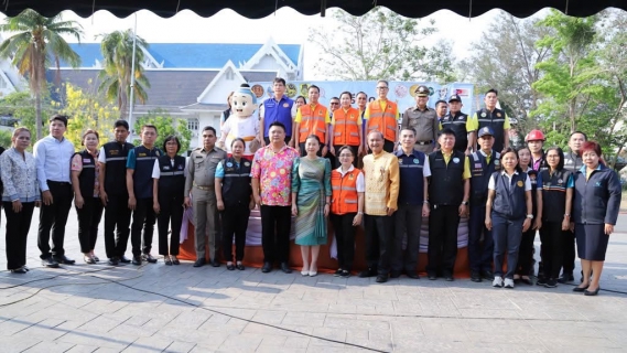 ไฟล์แนบ กปภ.สาขาสมุทรสงคราม ร่วมพิธีเปิดศูนย์ปฏิบัติการร่วมป้องกันและลดอุบัติเหตุทางบกและทางน้ำ ช่วงเทศกาลสงกรานต์ พ.ศ. 2568 และสนับสนุนน้ำดื่มบรรจุขวด 1,000 ขวด สำหรับจุดบริการ/ด่านชุมชนตลอด