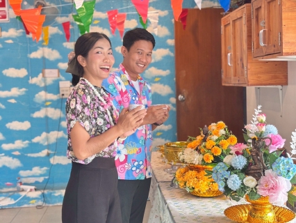 ไฟล์แนบ กปภ.สาขาสมุทรสงคราม ร่วมสรงน้ำพระและรดน้ำขอพรผู้ใหญ่ สืบสานประเพณีไทย เนื่องในวันขึ้นปีใหม่ไทยหรือเทศกาลสงกรานต์ ประจำปี 2568