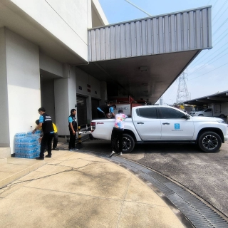ไฟล์แนบ กปภ.สาขาคลองหลวง สนับสนุนน้ำดื่มบรรจุขวดตราสัญลักษณ์ เตรียมความพร้อมรับเสด็จฯ ณ ศูนย์ฝึกอบรม THAI Lion Air