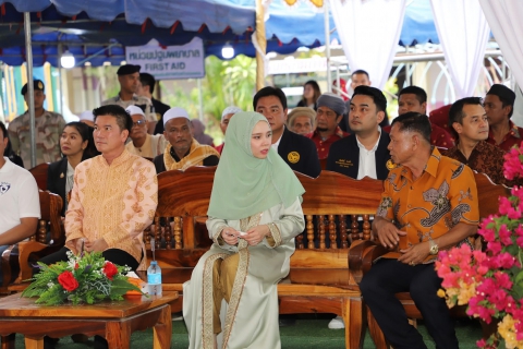 ไฟล์แนบ การประปาส่วนภูมิภาคสาขาท้ายเหมืองเข้าร่วมต้อนรับนางสาวซาบีดา ไทยเศรษฐ์ รัฐมนตรีช่วยว่าการกระทรวงมหาดไทย ประธานเปิดงานเมาลิดกลางตำบลหล่อยูง 