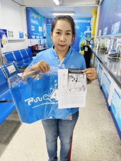 ไฟล์แนบ กปภ.สาขาระนอง มอบของที่ระลึกผู้ใช้น้ำขอติดตั้งน้ำประปารายใหม่