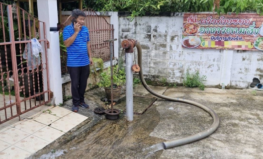ไฟล์แนบ กปภ.ภูเก็ต นำทีมลงพื้นที่ บริเวณหมู่บ้านภูเก็ตวืลล่า 3 ตำบลวิชิต อำเภอเมืองภูเก็ต จังหวัดภูเก็ต ดำเนินการระบายตะกอนในเส้นท่อจ่ายน้ำ (Blow off)