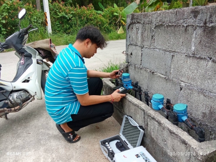 ไฟล์แนบ วันที่ 30 พฤษภาคม 2568 กปภ.สาขาเกาะพะงัน ลงพื้นที่สุ่มตรวจคุณภาพน้ำประปา ณ  หมู่ 1 ต.บ้านใต้ อ.เกาะพะงัน จ.สุราษฎร์ธานี