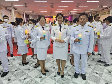 ไฟล์แนบ การประปาส่วนภูมิภาคสาขาท่าแซะ เข้าร่วมพิธีถวายเครื่องราชสักการะและวางพานพุ่ม เบื้องหน้าพระฉายาลักษณ์ฯ พร้อมจุดเทียนถวายพระพรชัยมงคล