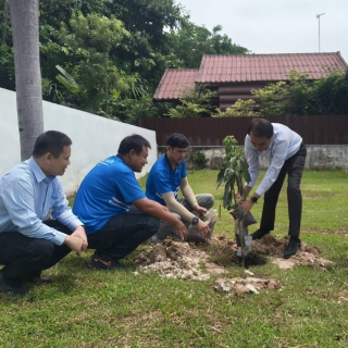 ไฟล์แนบ ผอ.กปภ.เขต 10 ตรวจเยี่ยมและมอบนโยบาย ณ กปภ.สาขานครไทย พร้อมปลูกต้นไม้เพิ่มพื้นที่สีเขียว