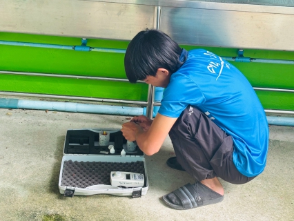 ไฟล์แนบ กปภ.สาขาบางสะพาน ลงพื้นที่ตรวจสอบคุณภาพน้ำและร่วมทำความสะอาดถังเก็บน้ำฝน  ณ โรงเรียนบ้านเขามัน ต.ชัยเกษม อ.บางสะพาน จ.ประจวบคีรีขันธ์