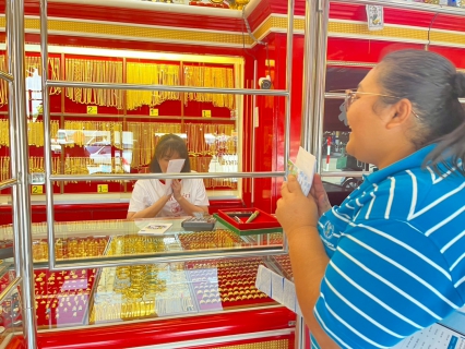 ไฟล์แนบ กปภ.สาขาอ้อมน้อย ลงพื้นที่ตลาดศาลายา เชิญชวนชำระค่าน้ำผ่านช่องทางออนไลน์