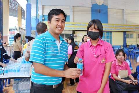 ไฟล์แนบ กปภ.สาขาปทุมธานี (ชั้นพิเศษ) ร่วมสนับสนุนน้ำดื่มบรรจุขวด ตราสัญลักษณ์ กปภ. เพื่อใช้โครงการรถตัดแว่นสายตาเคลื่อนที่สภากาชาดไทย เพื่อเด็กนักเรียนในชนบท
