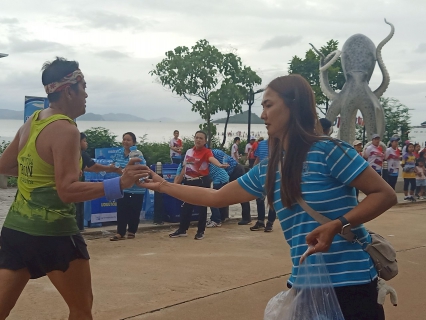 ไฟล์แนบ กปภ.สาขาหลังสวน เข้าร่วมกิจกรรมวิ่งแหวกทะเลสู่เกาะพิทักษ์ หลังสวนมินิมาราธอน ครั้งที่ 19 ประจำปี 2568