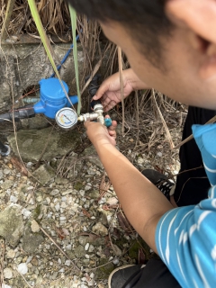 ไฟล์แนบ กปภ.สาขาหลังสวน นำทีมลงพื้นที่ตรวจวัดแรงดันน้ำ หน้ามาตร ในพื้นที่ อำเภอสวี อำเภอหลังสวน อำเภอละแม และอำเภอทุ่งตะโก จังหวัดชุมพร