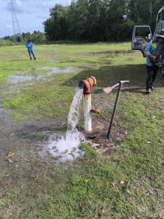 ไฟล์แนบ กปภ.สาขาคลองท่อมดำเนินการเปิดล้างระบายตะกอนในเส้นท่อจ่ายน้ำ (Blow off) ผ่านหัวดับเพลิง