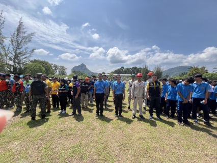 ไฟล์แนบ การประปาส่วนภูมิภาคสาขากระบี่ เข้าร่วมการฝึกซ้อมป้องกันและบรรเทาสาธารณภัยกรณีสึนามิและสนับสนุนน้ำดื่มบรรจุขวดตราสัญลักษณ์ กปภ. ณ โรงเรียนบ้านคลองแห้ง ม.5 ตำบลอ่าวนาง อำเภอเมือง จังหวัดกระบี่