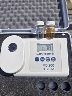 ไฟล์แนบ กปภ.สาขาภูเก็ต นำทีมลงพื้นที่ บริเวณหน้าสำนักสงฆ์กู้กู ตำบลรัษฎา อำเภอเมือง จังหวัดภูเก็ต เพื่อดำเนินการตรวจสอบคุณภาพน้ำ
