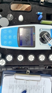 ไฟล์แนบ กปภ.สาขากาญจนดิษฐ์ ลงพื้นที่สุ่มน้ำประปา บริเวณบ้านผู้ใช้น้ำ ม.1 ต.ดอนสัก อ.ดอนสัก จ.สุราษฎร์ธานี หน่วยบริการดอนสัก โดยเก็บตัวอย่างน้ำจากก๊อกน้ำที่บ้านของผู้ใช้น้ำไปตรวจสอบคุณภาพน้ำ