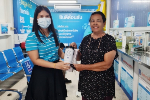 ไฟล์แนบ กปภ.สาขาระนอง มอบของที่ระลึกลูกค้าดีเด่น ภายใต้โครงการ "THE BEST OF PWA  ดีเด่นเรื่องวินัย ตรงใจการประปา"