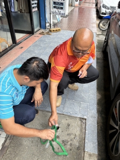ไฟล์แนบ กปภ.สาขากาญจนบุรี ร่วมกับงานควบคุมคุณภาพน้ำ 1 กองระบบผลิตและควบคุมคุณภาพน้ำ กปภ.ข.3 ทดสอบการใช้งาน "ชุดทดสอบคลอรีนอย่างง่าย" 