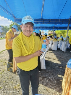 ไฟล์แนบ กปภ.สาขาบางสะพาน มอบน้ำบรรจุขวดตราสัญลักษณ์ กปภ. จำนวน 300 ขวด สำหรับผู้เข้าร่วมกิจกรรมจิตอาสาพัฒนาในโอกาสวันสำคัญของชาติไทย เนื่องในวันคล้ายวันสวรรคตสมเด็จพระนารายณ์มหาราช  ณ องค์การบริหารส่วนตำบลช้างแรก