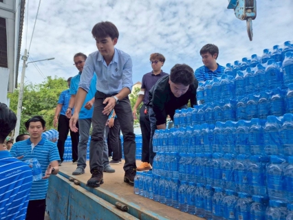 ไฟล์แนบ กปภ.เขต 1 สนับสนุนน้ำดื่ม 18,000 ขวด (1,500 โหล) ส่งมอบให้ กปภ.สาขาสุรินทร์ เพื่อสนับสนุนกองทัพและทหารที่ปฏิบัติหน้าที่แนวชายแดนไทย - กัมพูชา