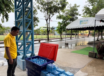 ไฟล์แนบ การประปาส่วนภูมิภาคสาขาประจวบคีรีขันธ์ สนับสนุนน้ำดื่มบรรจุขวดตราสัญลักษณ์ กปภ. ให้กับสำนักงานจังหวัดประจวบคีรีขันธ์