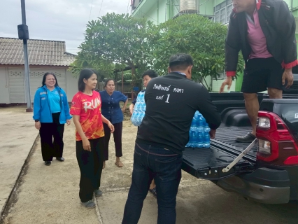 ไฟล์แนบ กปภ.สาขาสวรรคโลก สนับสนุนน้ำดื่มบรรจุขวดให้กับประชาชนที่ประสบอุทกภัยน้ำท่วมในเขตพื้นที่ ต.คลองยาง อ.สวรรคโลก จ.สุโขทัย 