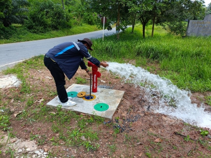 ไฟล์แนบ กปภ.สาขาคลองท่อมดำเนินการเปิดล้างระบายตะกอนในเส้นท่อจ่ายน้ำ (Blow off) ผ่านหัวดับเพลิง