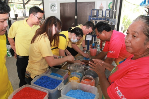 ไฟล์แนบ กปภ.เขต 1 จัดกิจกรรม ฝาสร้างศิลป์...สู่อนาคตที่ยั่งยืน เปลี่ยนขยะให้เป็นผลงานศิลปะและผลิตภัณฑ์ต่างๆ