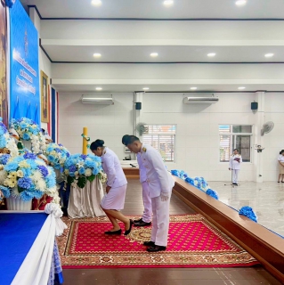 ไฟล์แนบ กปภ.สาขาพนัสนิคม ร่วมกิจกรรมเฉลิมพระเกียรติสมเด็จพระนางเจ้าสิริกิติ์ พระบรมราชินีนาถ พระบรมราชชนนีพันปีหลวง เนื่องในโอกาสวันเฉลิมพระชนมพรรษา ๑๒ สิงหาคม ๒๕๖๘ พิธีถวายเครื่องราชสักการะและวางพานพุ่ม และพิธีจุดเทียนถวายพระพรชัยมงคล