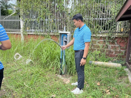 ไฟล์แนบ การประปาส่วนภูมิภาคสาขาสมุทรสงคราม ลงพื้นที่ติดตามผลการแก้ไขข้อร้องเรียนน้ำประปาขุ่น สร้างความมั่นใจด้านคุณภาพน้ำ