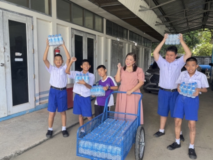 ไฟล์แนบ กปภ.สาขาลำปาง มอบน้ำดื่มบรรจุขวด ให้แก่ โรงเรียนเทศบาล ๖ (วัดป่ารวก) 