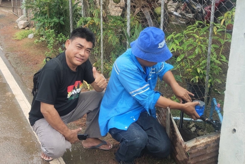 ไฟล์แนบ กปภ.สาขากำแพงเพชร ส่ง "มิสเตอร์ประปา" ตรวจสอบ แก้ไขปัญหาน้ำไหลอ่อน ให้ลูกค้าอย่างรวดเร็ว