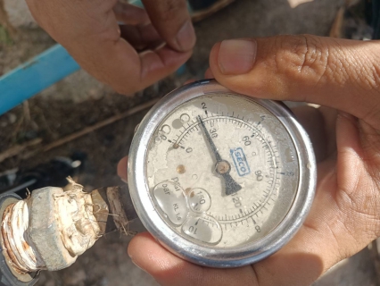 ไฟล์แนบ กปภ.สาขาคลองท่อม นำทีมลงพื้นที่ตรวจวัดแรงดันน้ำหลังมาตร